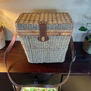 Vintage Woven Picnic  Basket Bag with plates & utensils